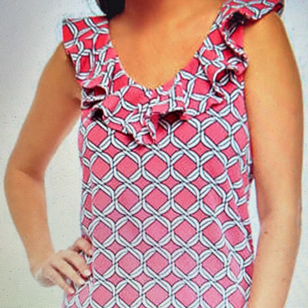 NWT Crown & Ivy paisley pattern top with flattering ruffle flounce @neckline